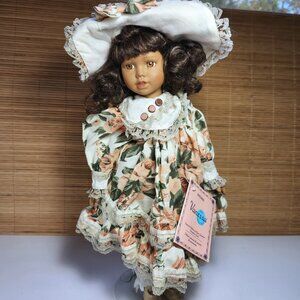Vanessa Special Edition Fine Porcelain Doll Serie-2007 Dark Skin Eyes & Hair 16"